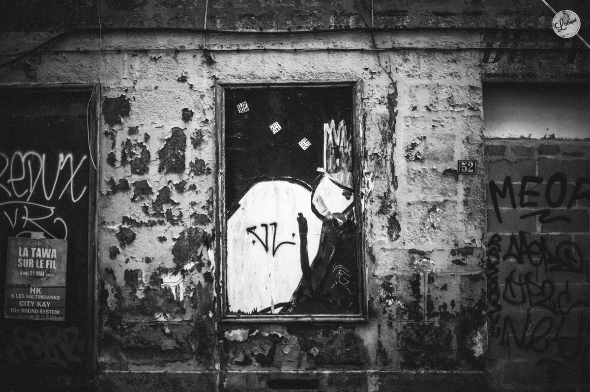 Black and white street art — lestropie